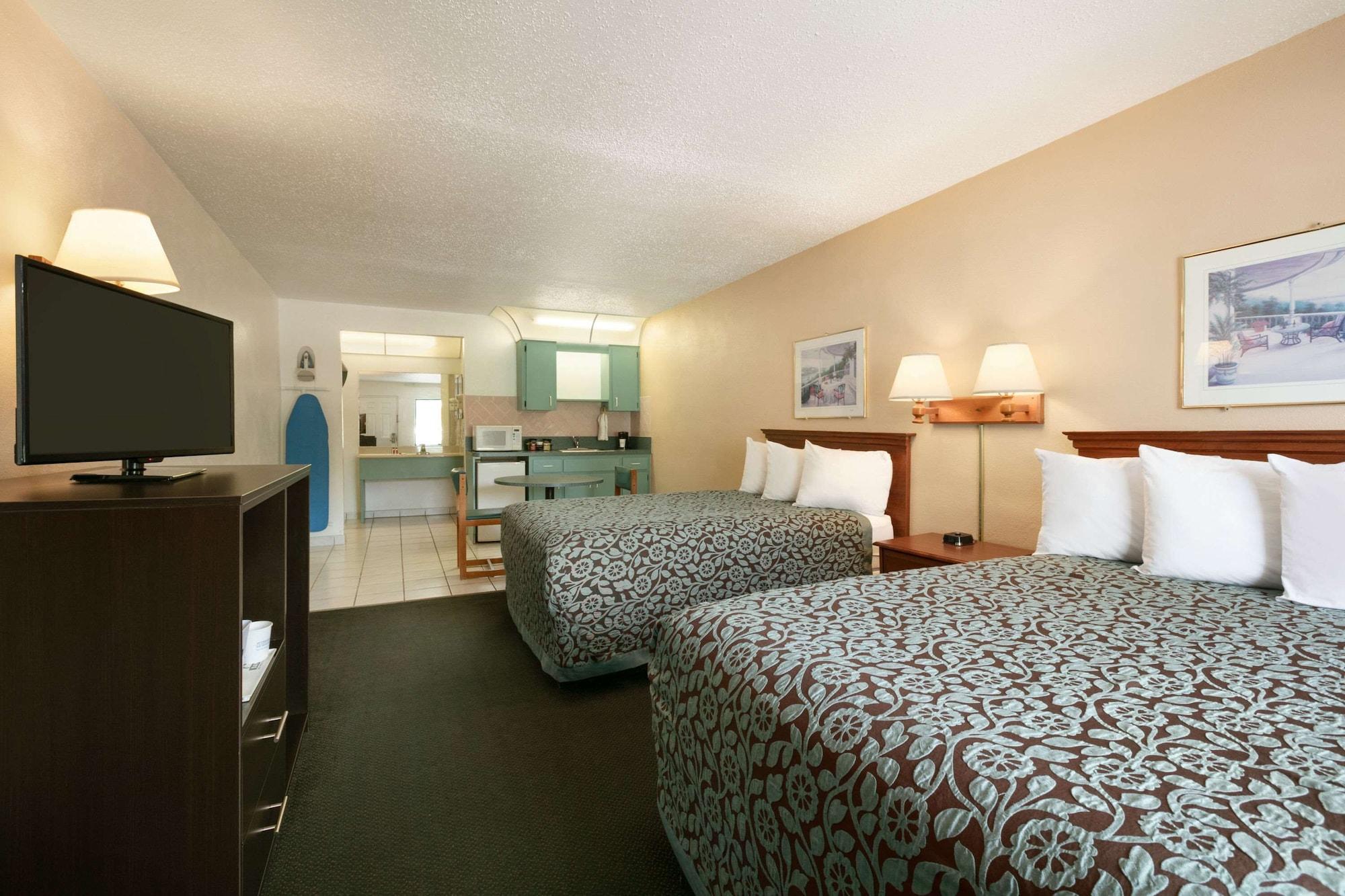 Days Inn By Wyndham Clearwater/Central Exteriör bild