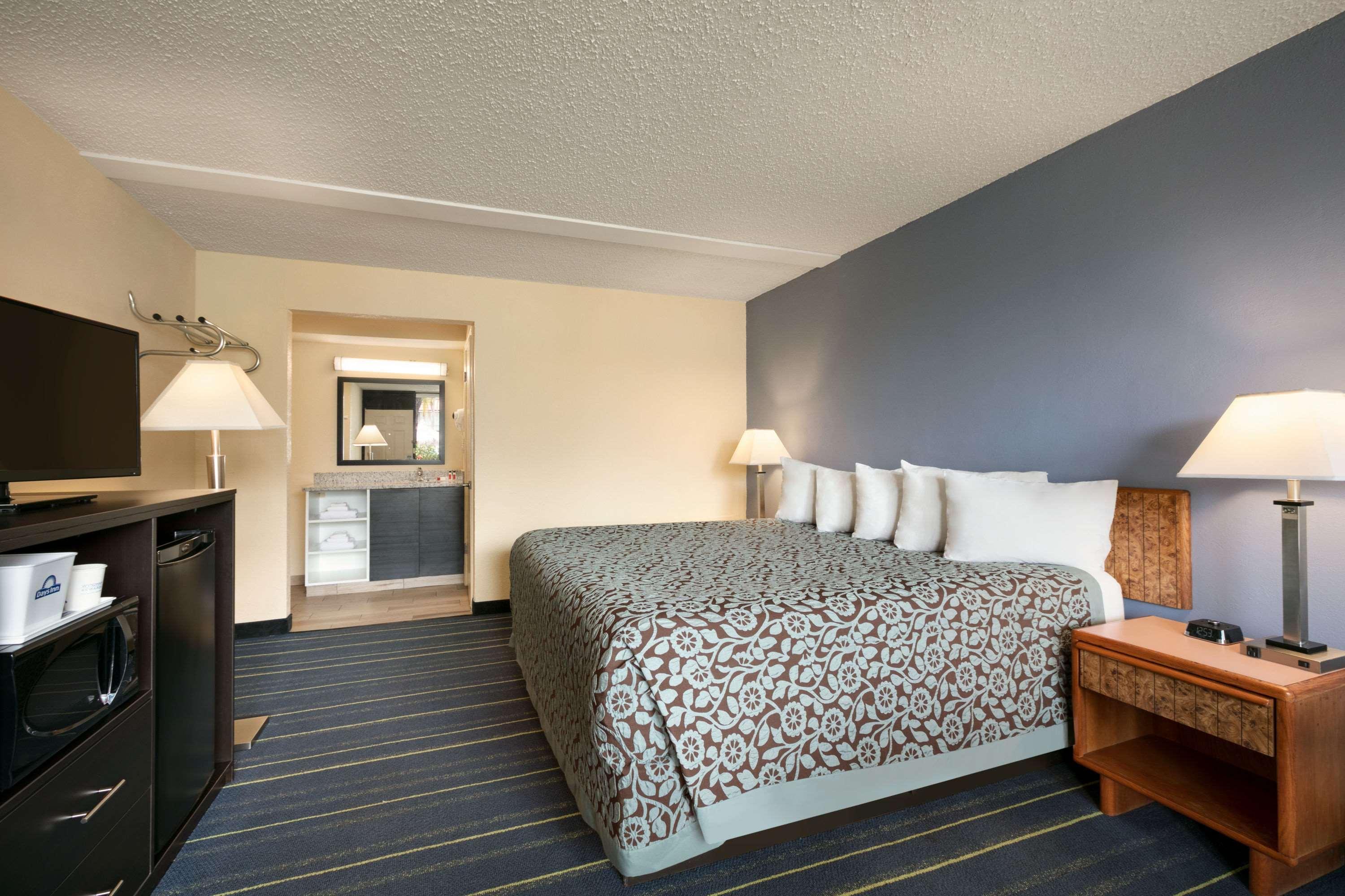 Days Inn By Wyndham Clearwater/Central Exteriör bild