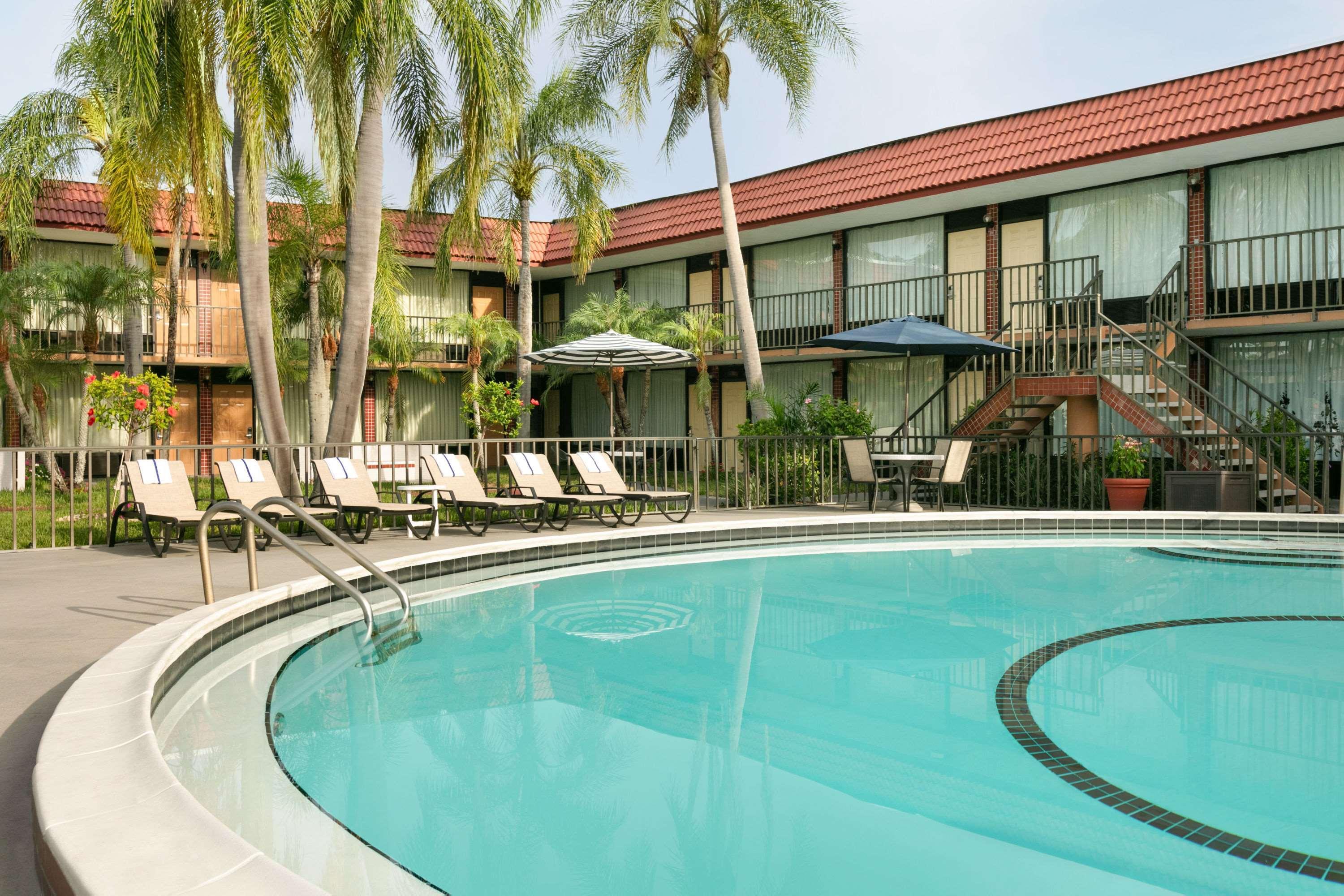 Days Inn By Wyndham Clearwater/Central Exteriör bild