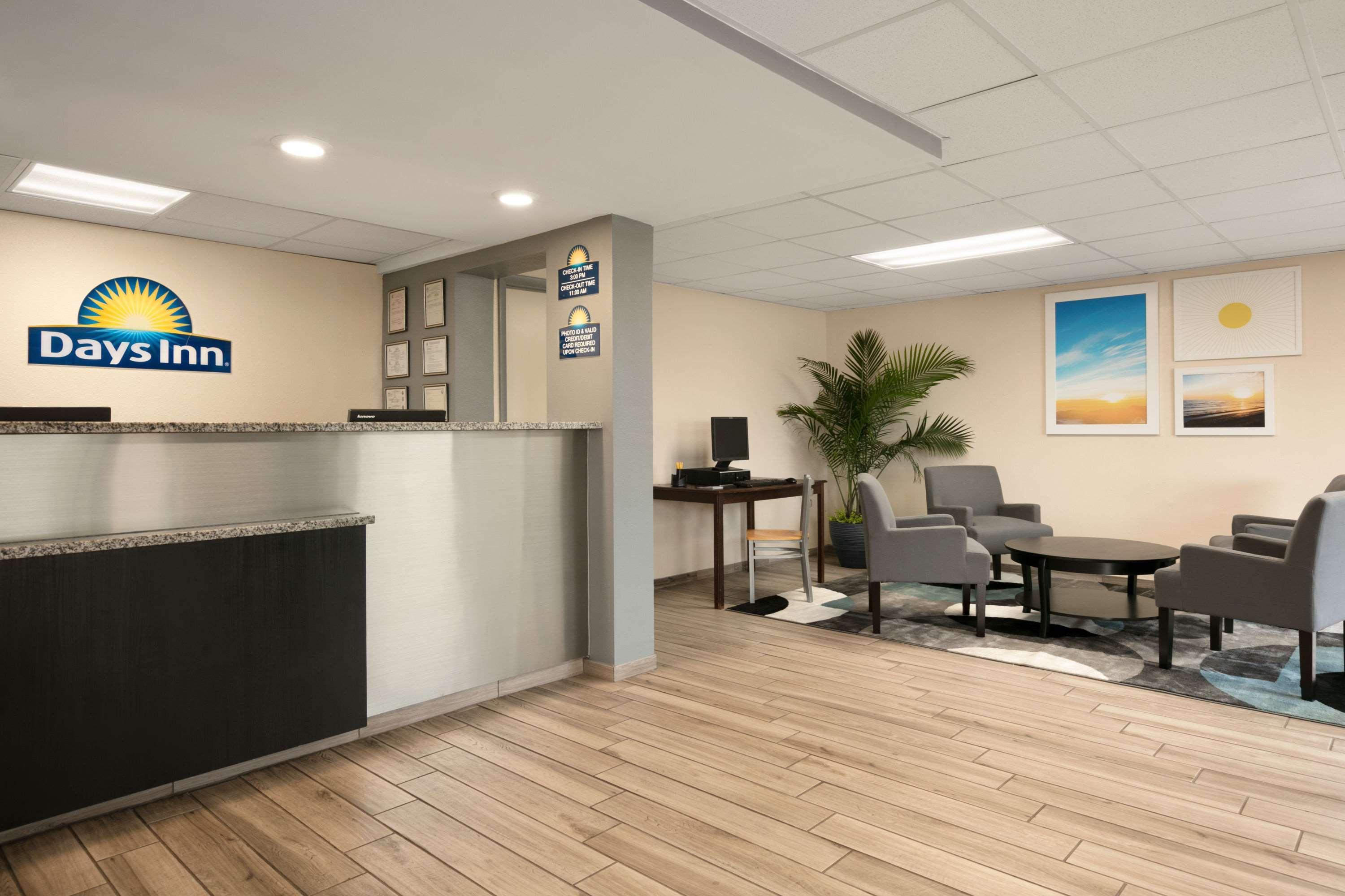 Days Inn By Wyndham Clearwater/Central Exteriör bild