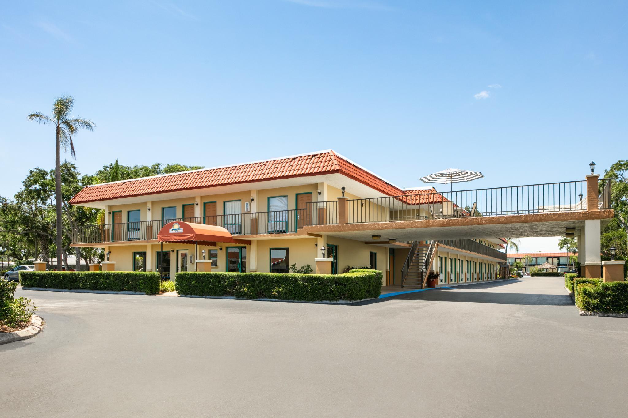 Days Inn By Wyndham Clearwater/Central Exteriör bild