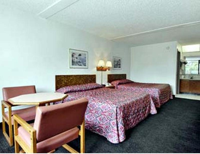 Days Inn By Wyndham Clearwater/Central Exteriör bild