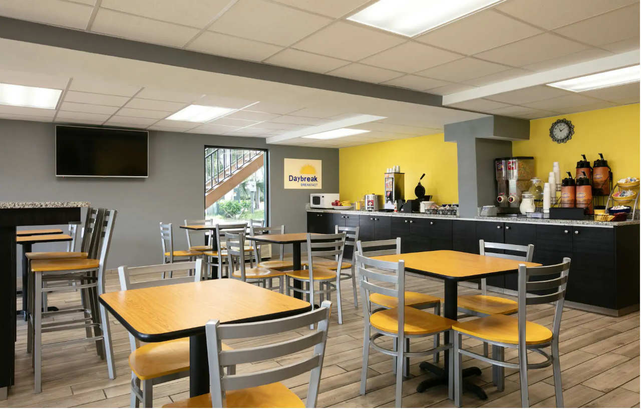Days Inn By Wyndham Clearwater/Central Exteriör bild